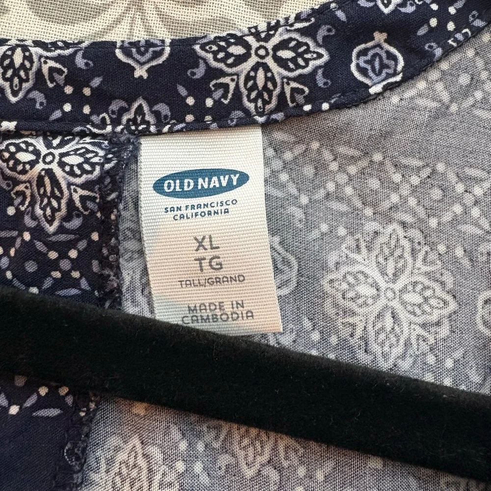 Old Navy Blue and White Sheath Dress - Picture 2 of 8